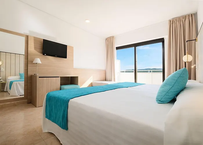 Azuline Hotel Bergantin